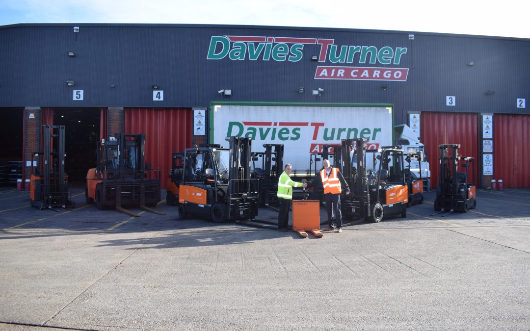 Davies Turner Air Cargo powers up with Doosan electric trucks
